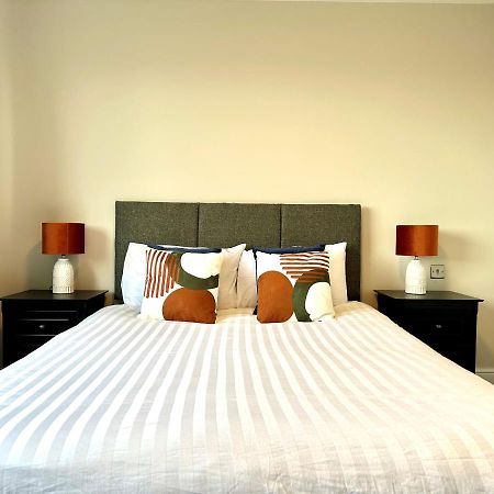 Spacious 3 Double Bedroomed House In Bicester Eksteriør billede