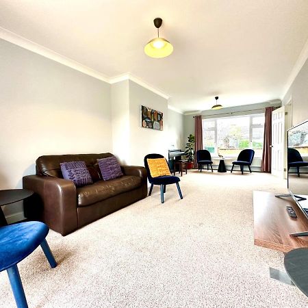 Spacious 3 Double Bedroomed House In Bicester Eksteriør billede