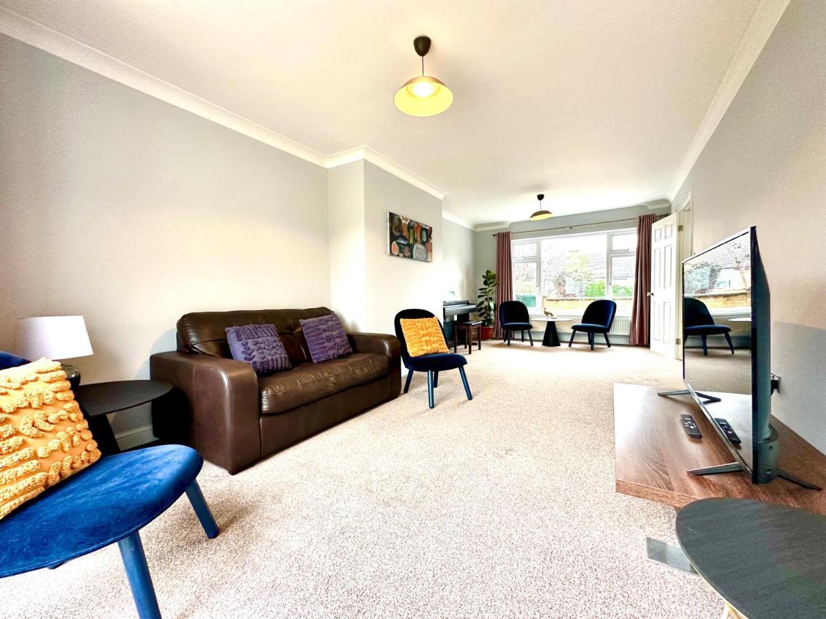 Spacious 3 Double Bedroomed House In Bicester Eksteriør billede