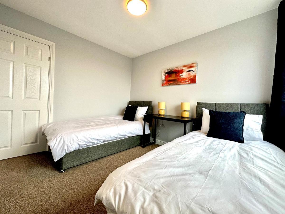 Spacious 3 Double Bedroomed House In Bicester Eksteriør billede