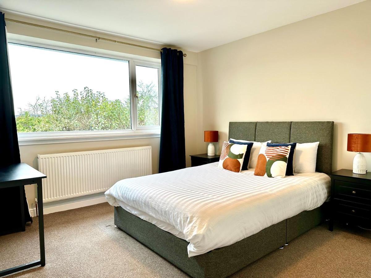 Spacious 3 Double Bedroomed House In Bicester Eksteriør billede