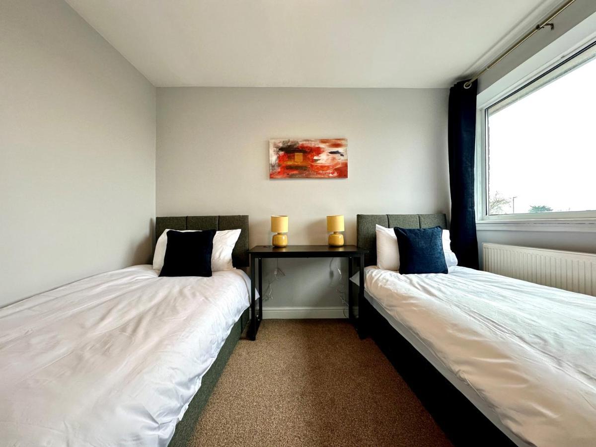 Spacious 3 Double Bedroomed House In Bicester Eksteriør billede